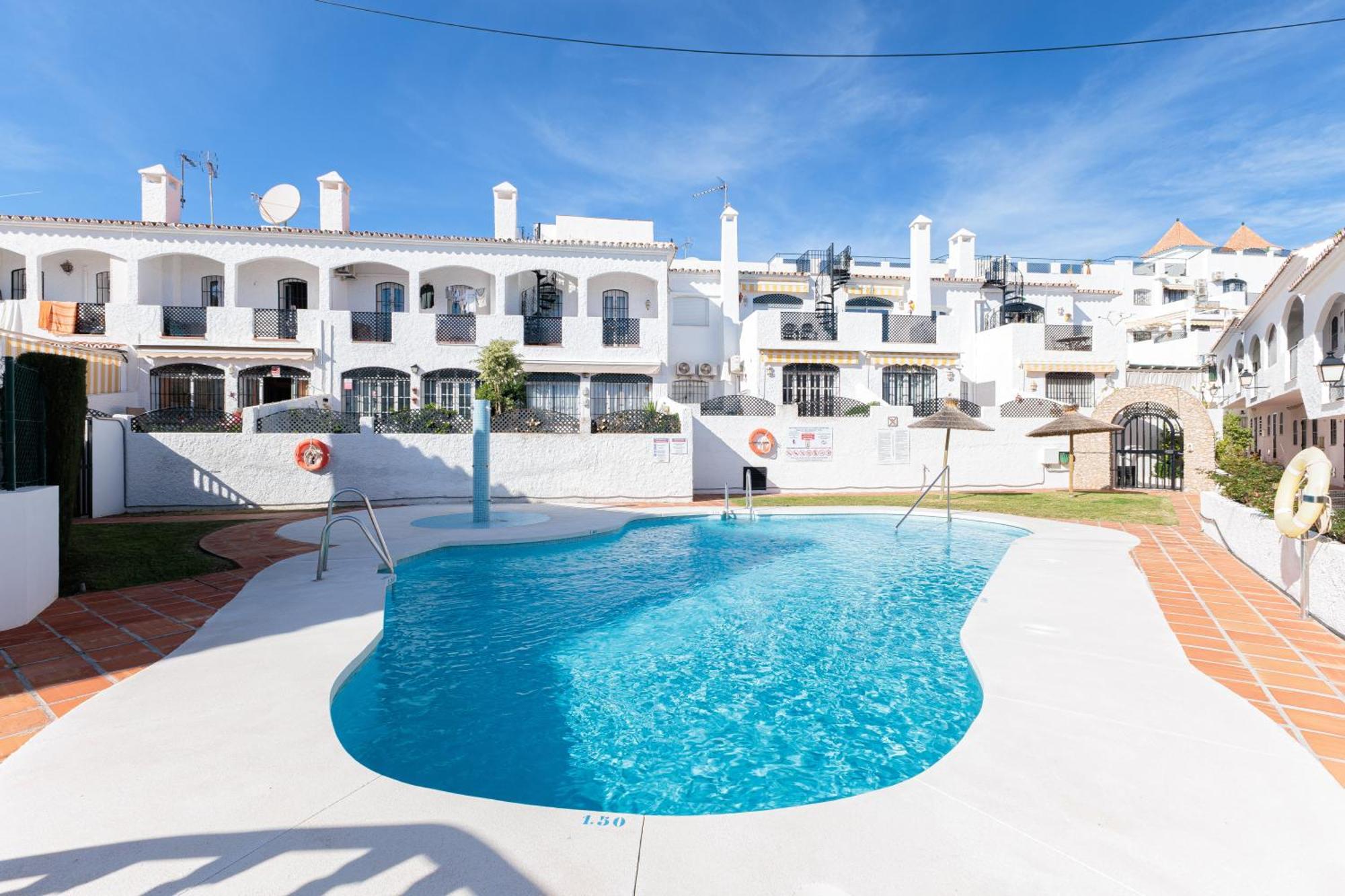 1 Bedroom In Verano Azul, Free Wi-Fi Nerja Exterior photo